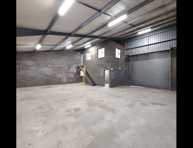 186M² MINI FACTORY TO LET IN BRIARDENE